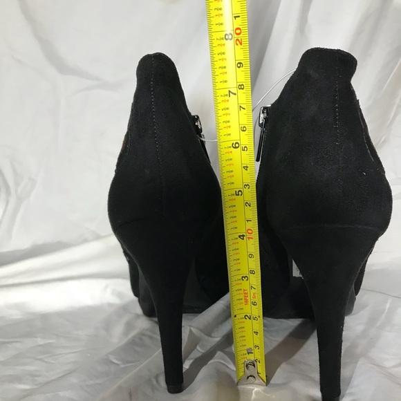 IMPO Black Fuax Suade Floral Embroidered Bootie NWOT - Picture 7 of 10